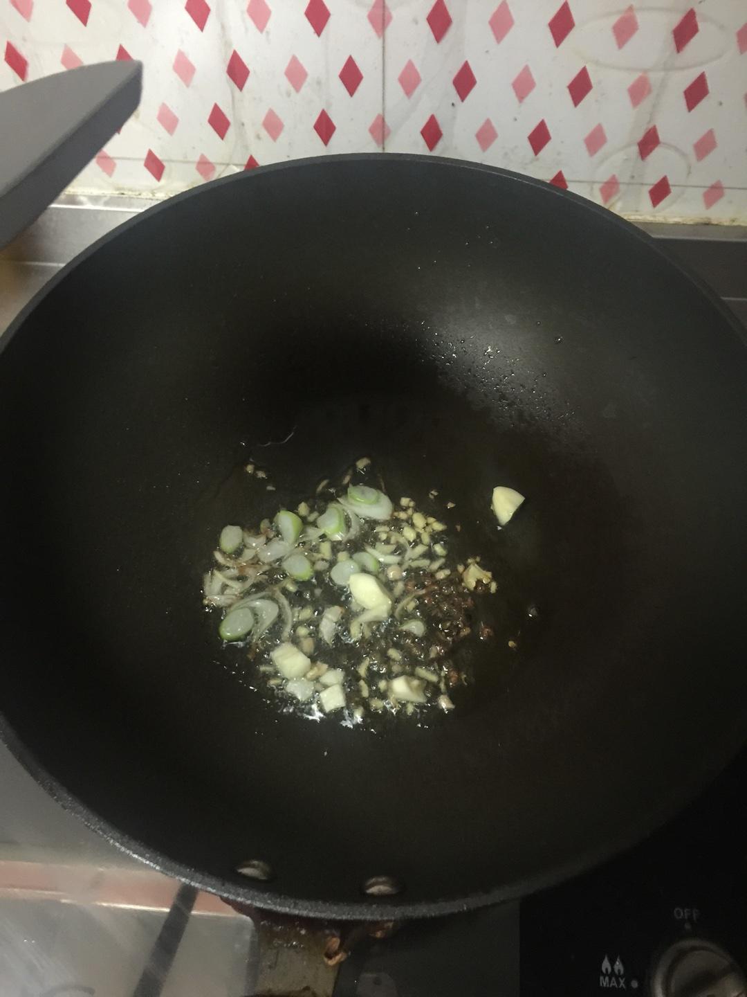 醉人的麻辣虾尾（麻辣小龙虾）的做法 步骤4