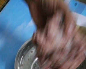 自制手打鱼丸的做法 步骤3