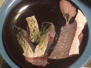 谁相信这是我第一次操刀生鱼片 灰姐家的厨房的做法 步骤7
