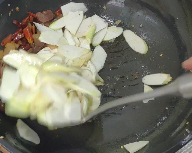 想想茭白炒火腿
