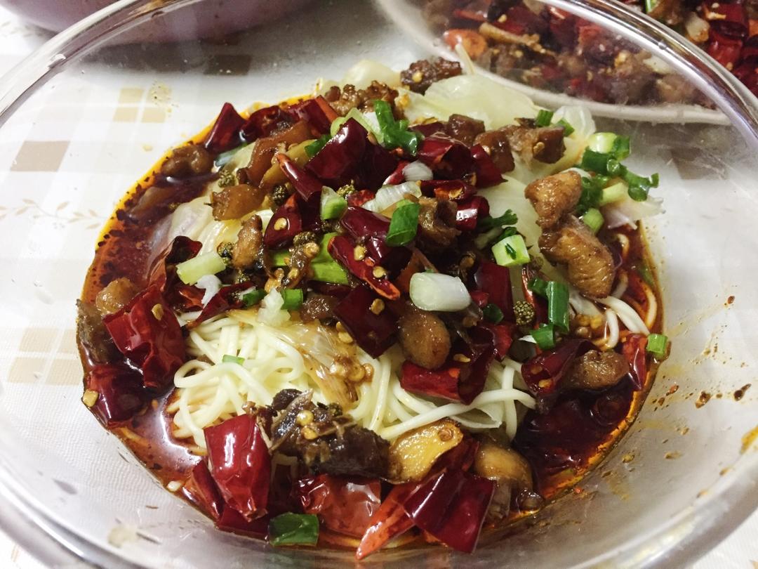 重庆辣子鸡配面条