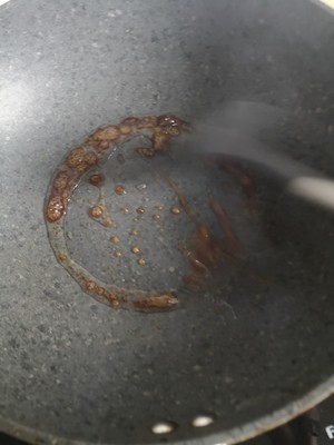 猪脚鲍鱼鹌鹑蛋一品会的做法 步骤2