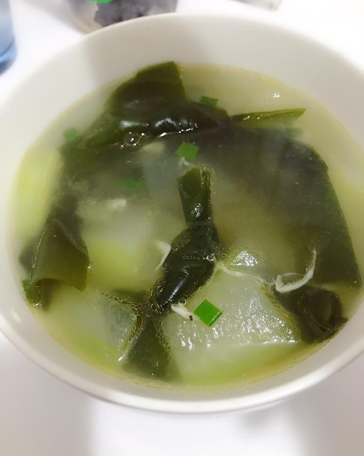 冥王星小仙女做的虾皮海带汤