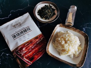 鳗鱼香淞饭团?5分钟超快手的做法 步骤1