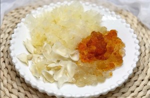 ㊙4款养生羹超养颜,喝出白皙牛奶肌的做法 步骤2