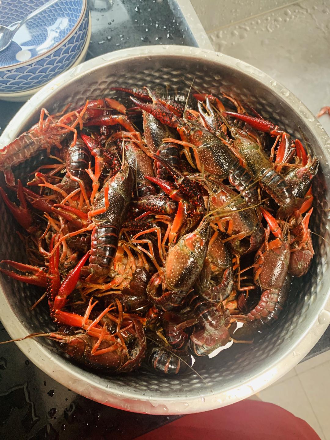 无辣不欢之麻辣小龙虾的做法 步骤2