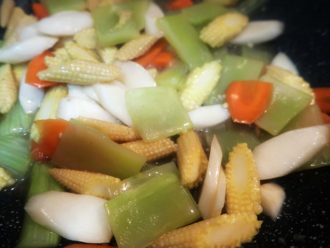 快手午餐便当饭盒——板栗烧鸡和炒时蔬