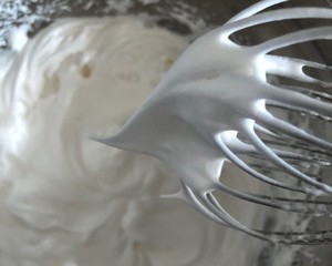 纸杯蛋糕(6寸蛋糕的量)的做法 步骤8