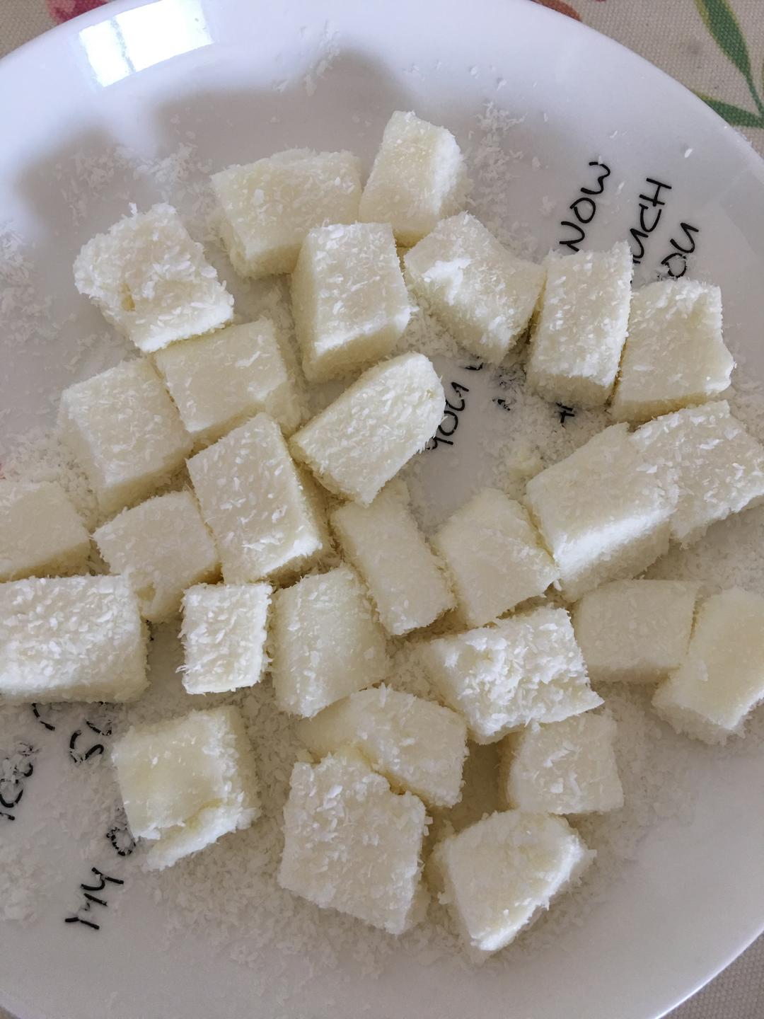 椰蓉牛奶小方的做法 步骤4