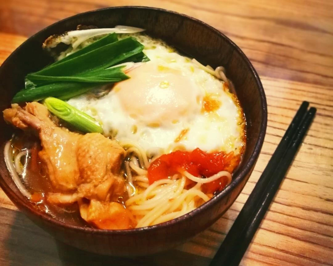 厨房与远方-番茄鸡汤面/鸡翅根的吃法/煎溏心蛋做法