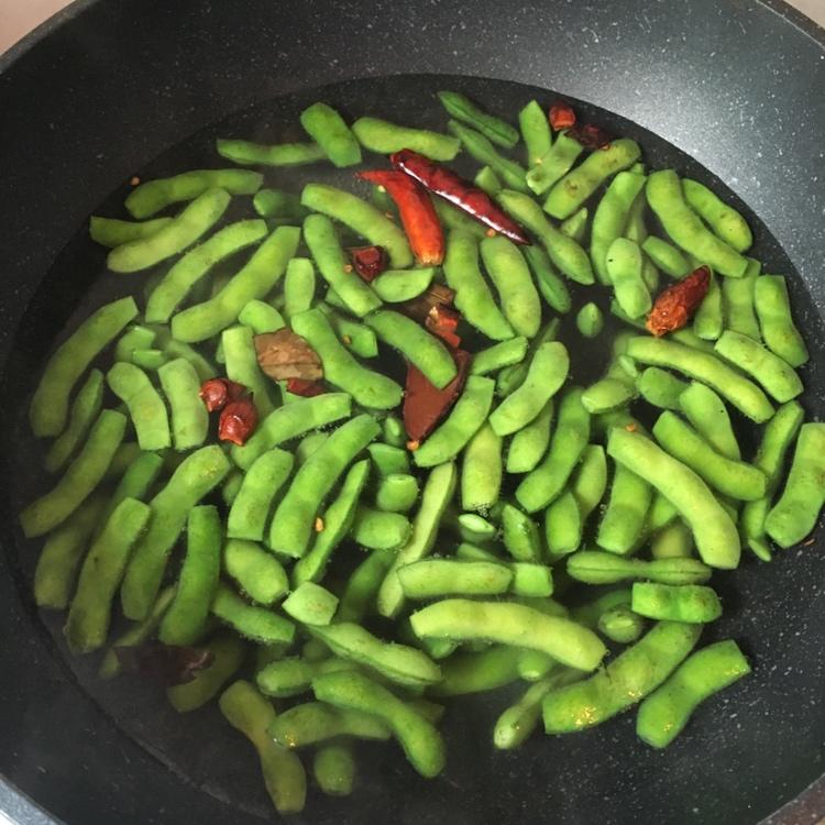 盐水毛豆的做法 步骤3