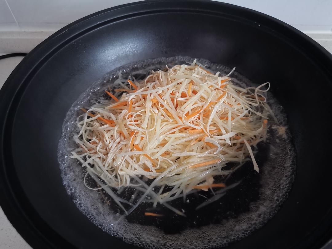 爽脆开胃的凉拌三丝