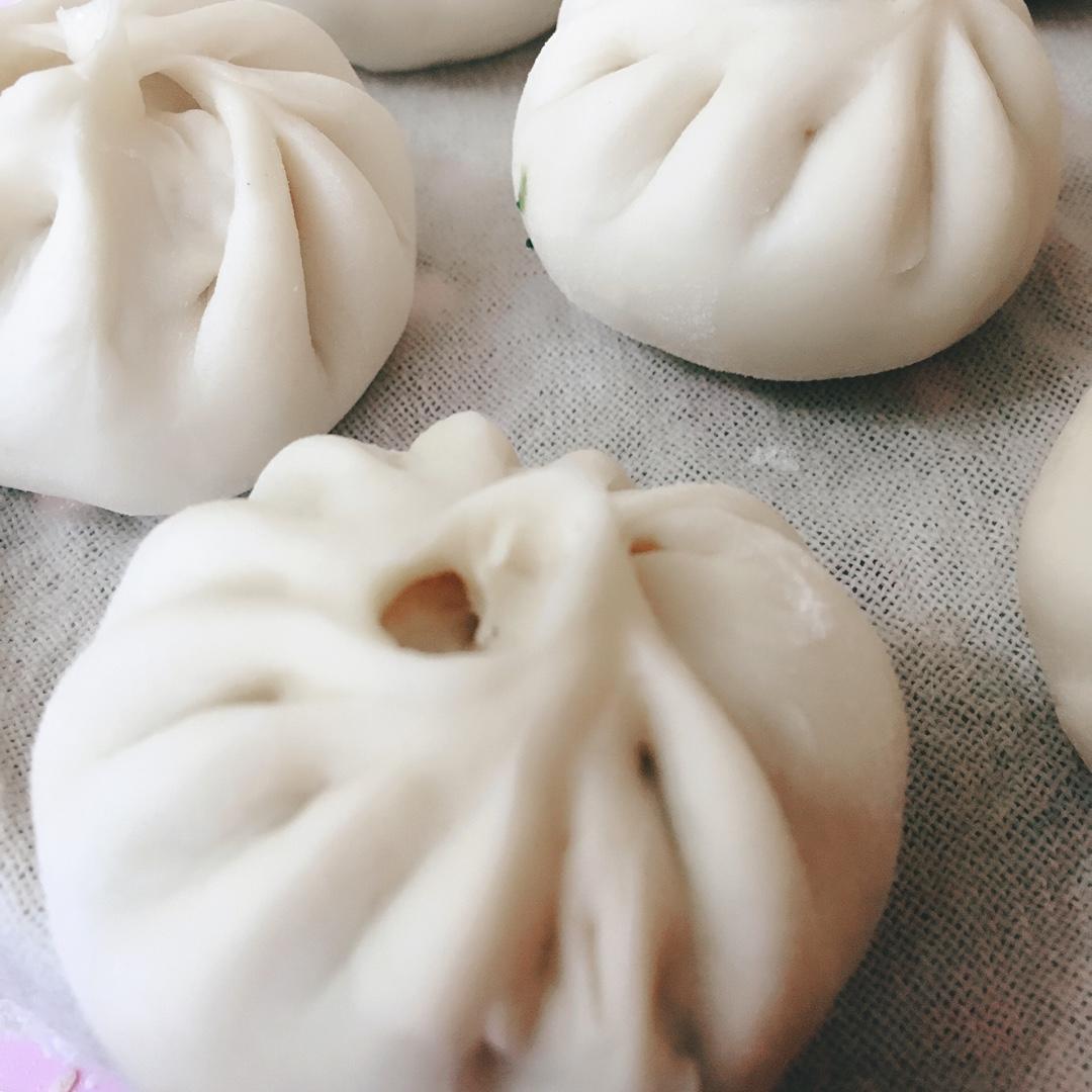 小雅君做的榨菜鲜肉包子