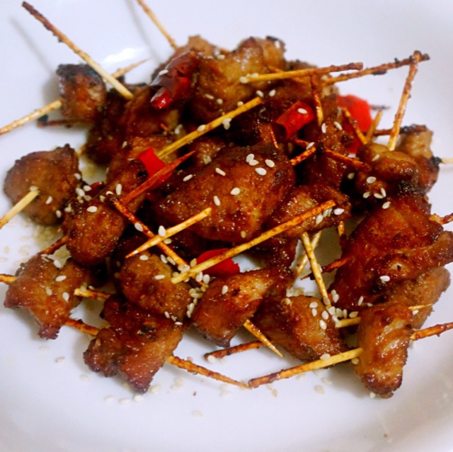 爆炸头老虎做的牙签肉