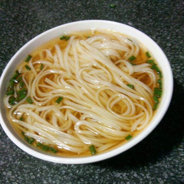 小蛋糕ing做的清汤面