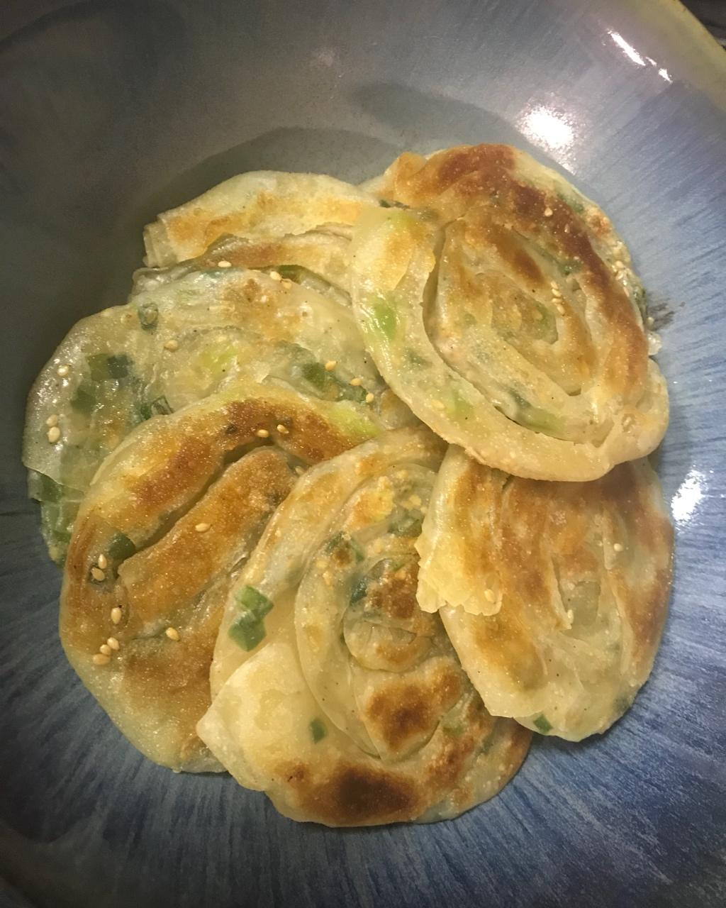 徐多多1做的小馄饨皮葱油饼