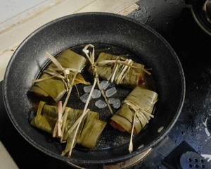 不放盐的草扎肉的做法 步骤12