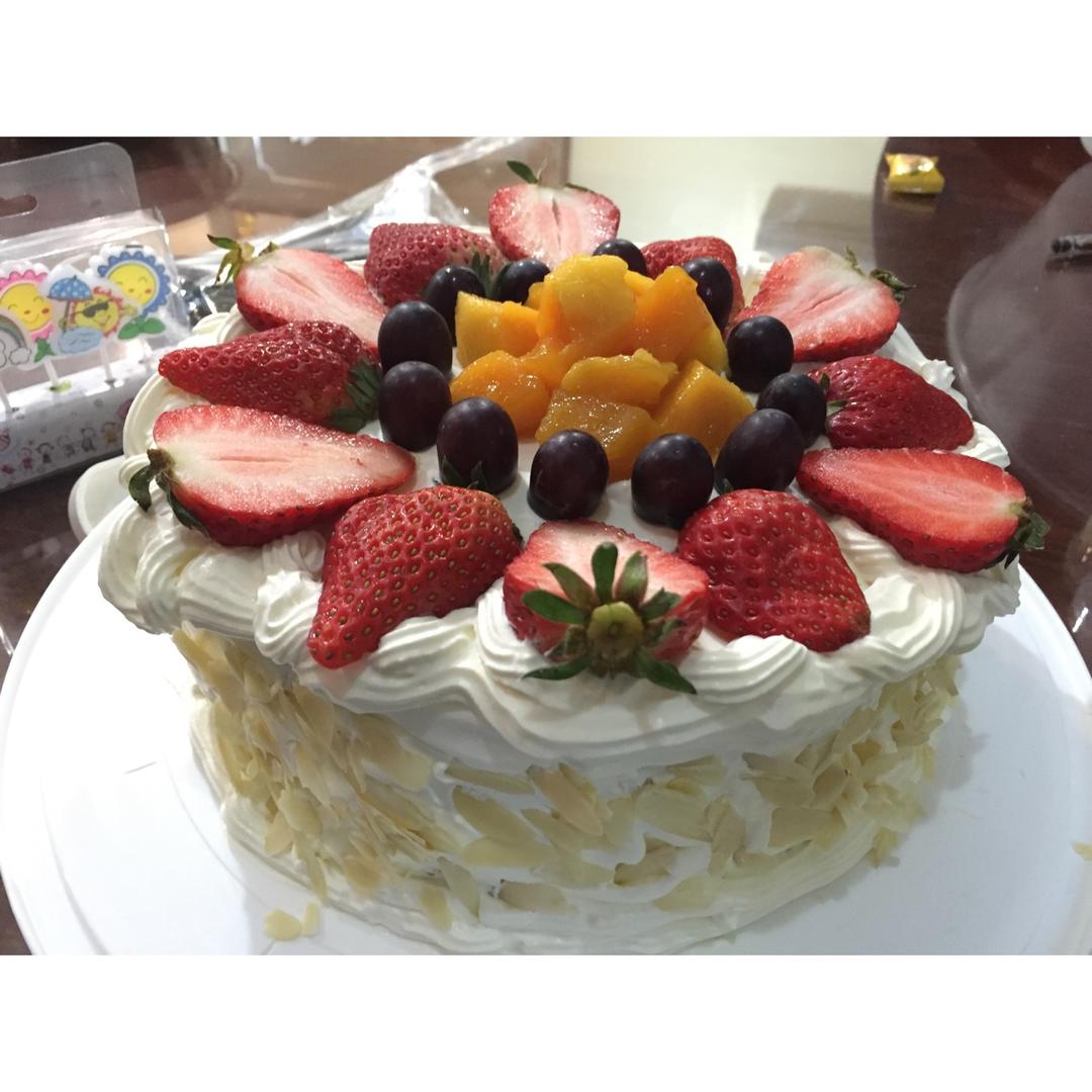 无法可停的甜品做的水果奶油生日蛋糕