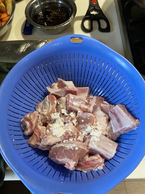 蒜蓉豆豉蒸排骨的做法 步骤2
