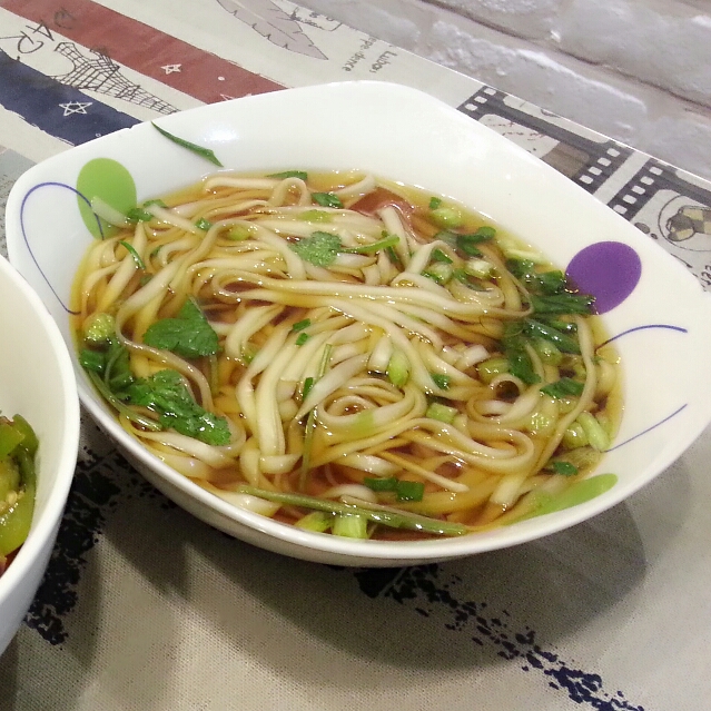 夭儿做的小葱麻油酱油面