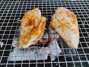 烤鸡胸肉 | GRILLED CHICKEN BREAST??的做法 步骤4