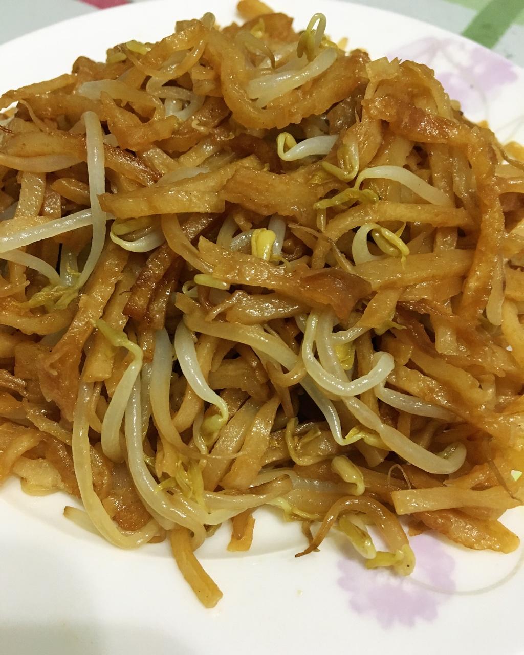 花儿开在春风里做的豆芽炒饼