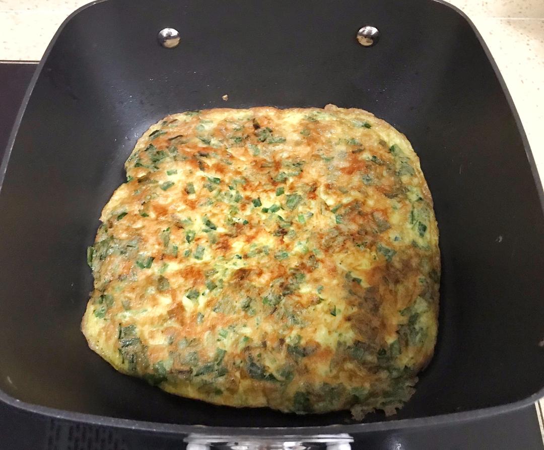 银鱼韭菜鸡蛋饼