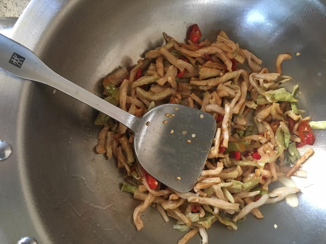 酸萝卜炒粉的做法 步骤4