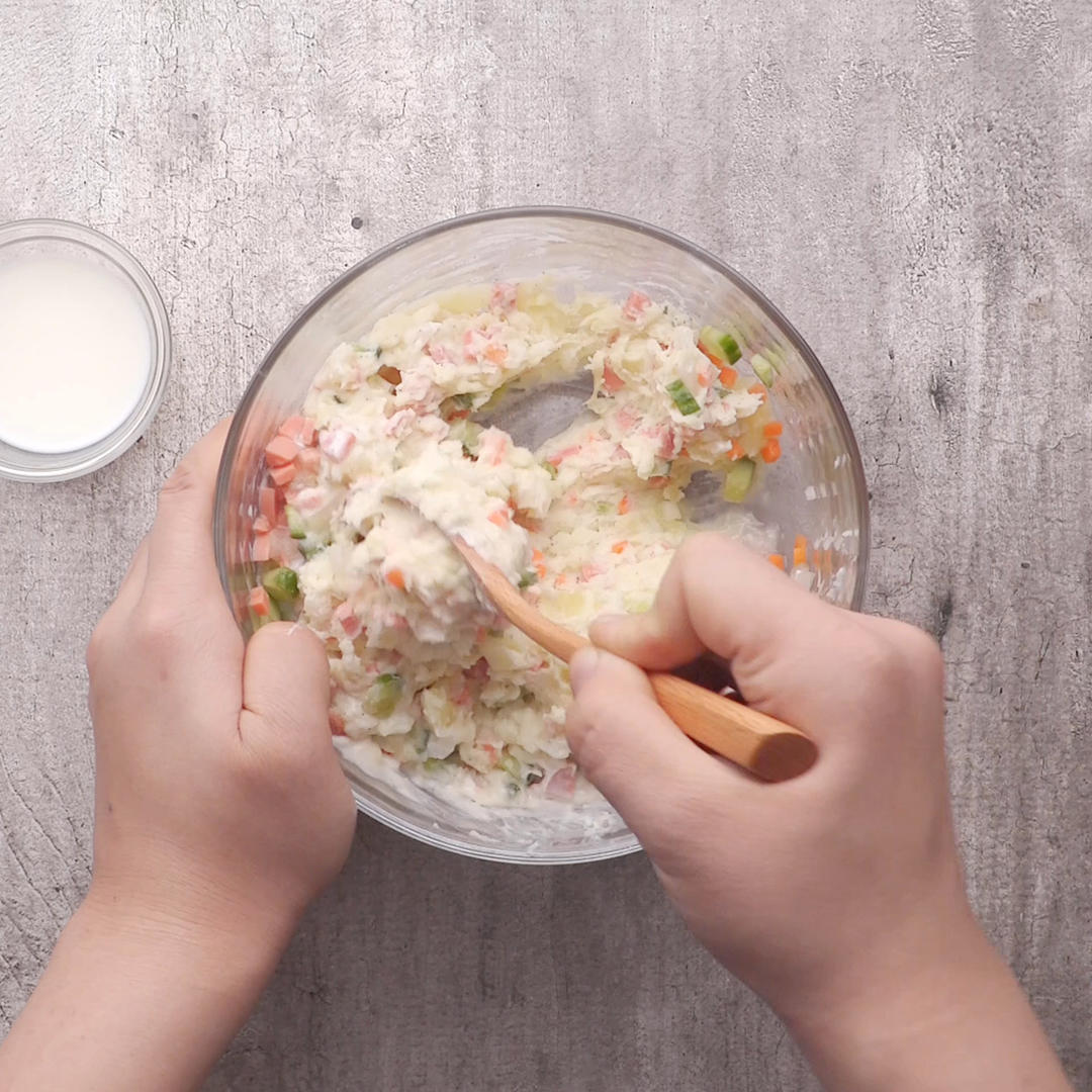 【花环沙拉包的做法视频_花环沙拉包的做法步骤】-制作