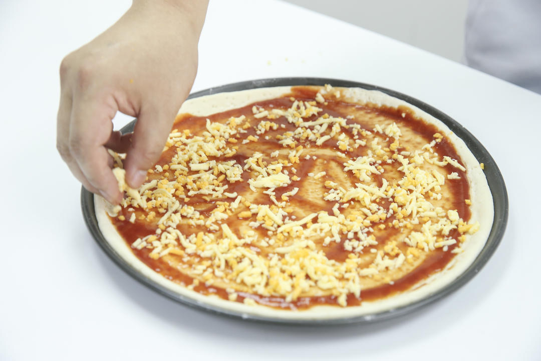 【绝代双“椒”披萨的做法步骤图，怎么做好吃】奶酪大师工作室-制作