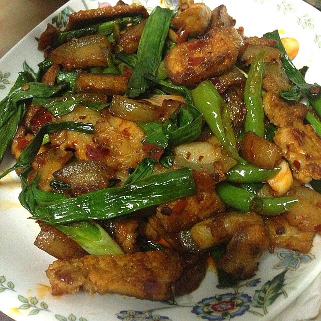 家常菜 回锅肉 嘎子妈做的回锅肉  赞 五花肉,郫县豆瓣酱,甜面酱,葱姜