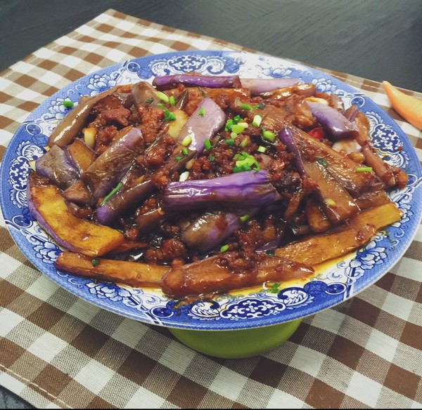 【酱香肉末烧茄子图片】丸子酱Lynn