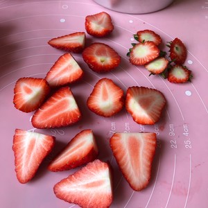 草莓慕斯的做法 步骤2