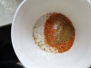 烧烤摊麻辣串蘸料(微辣)少油蘸料,蔬菜千张豆皮蘸料的做法 步骤1