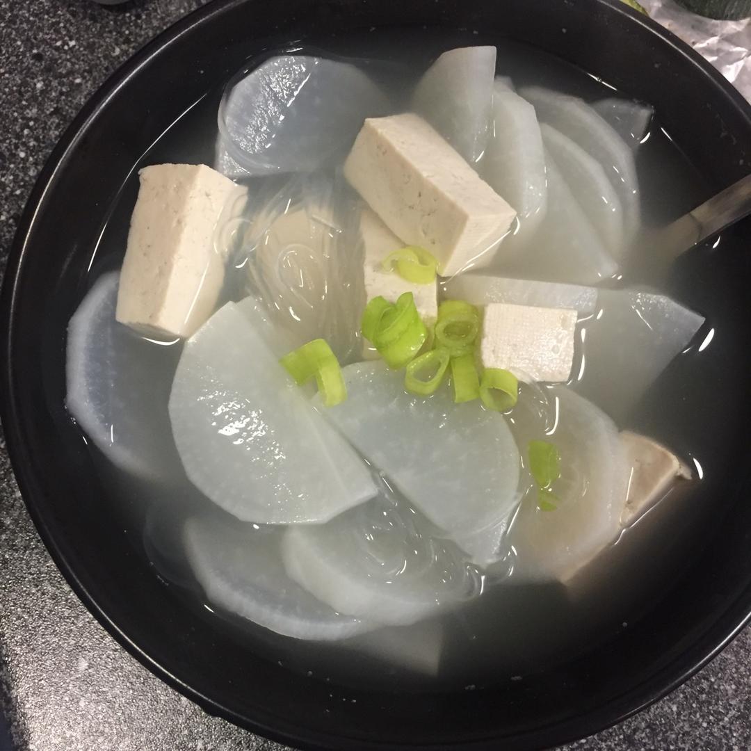 扮小兔_takeda做的白萝卜豆腐汤
