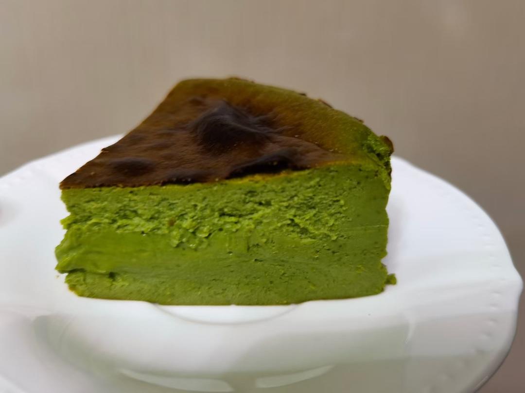 霏霏de6m做的流心抹茶巴斯克芝士蛋糕