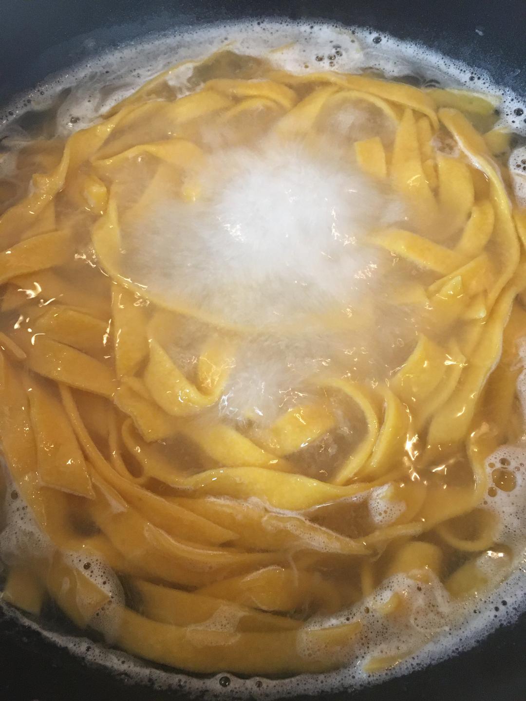 "胡萝卜手擀面"的做法 步骤7