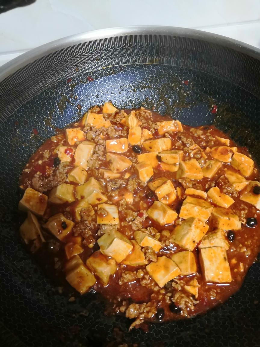 【麻婆豆腐的做法步骤图,麻婆豆腐怎么做好吃】红红