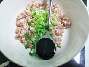 让你一喝就上瘾的酸汤丸子的做法 步骤2
