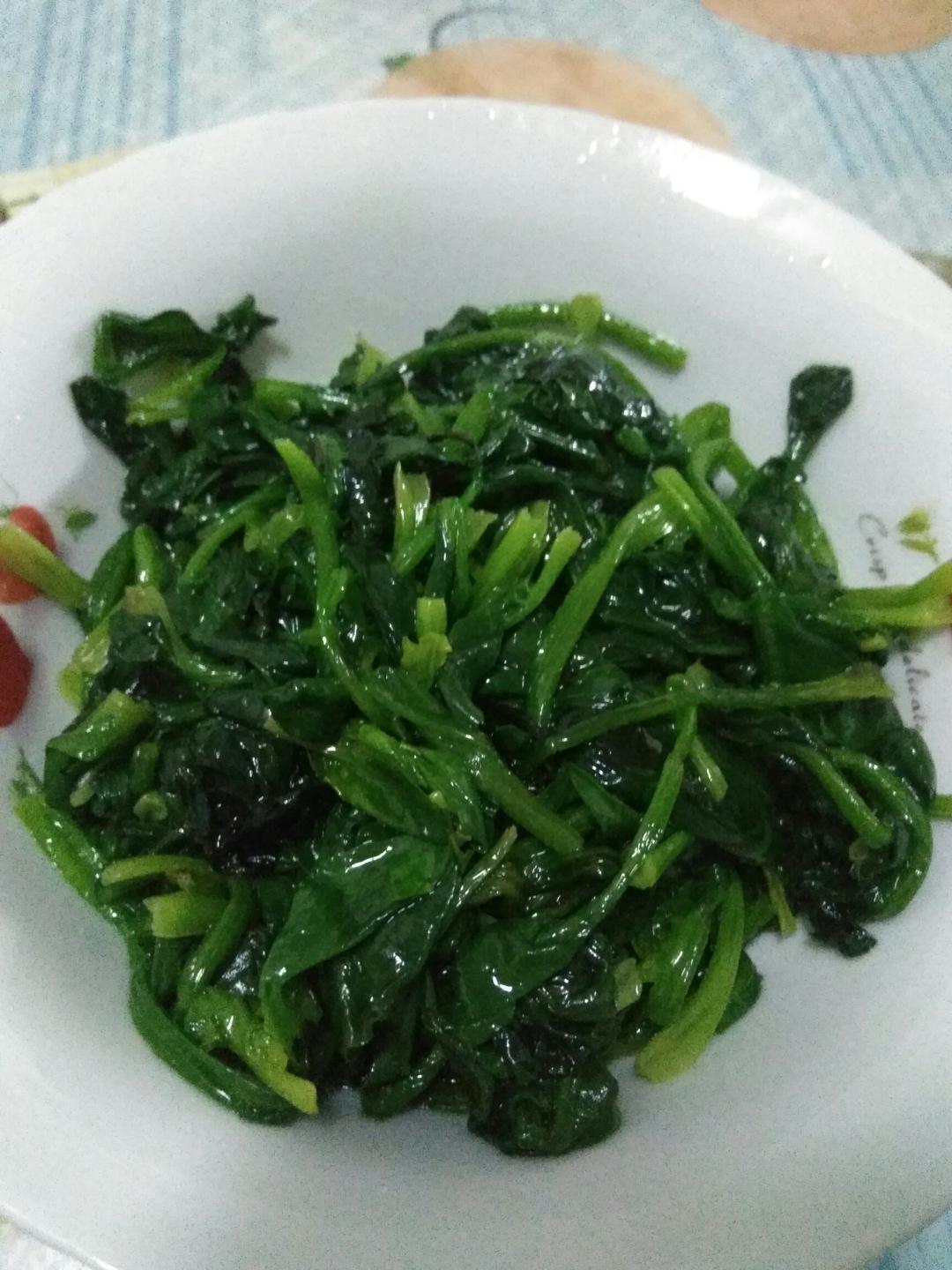 喜马拉雅黄焖鸡做的清炒菠菜