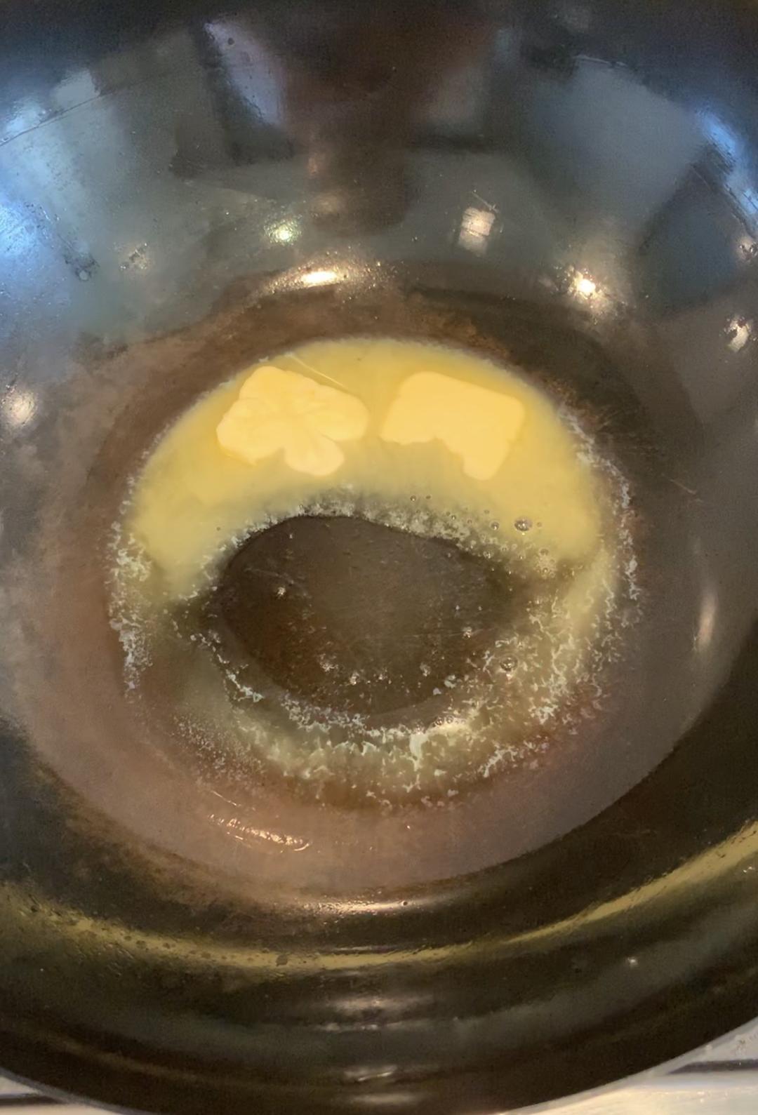 鸡茸蘑菇汤 奶油蘑菇汤 完胜必胜客和棒约翰的做法 步骤1