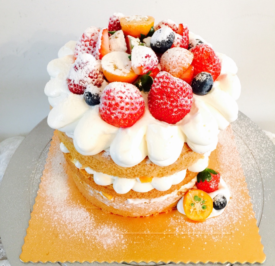 给朋友麻麻做的裸蛋糕,希望阿姨永远18岁 #晚餐2015年2月2日