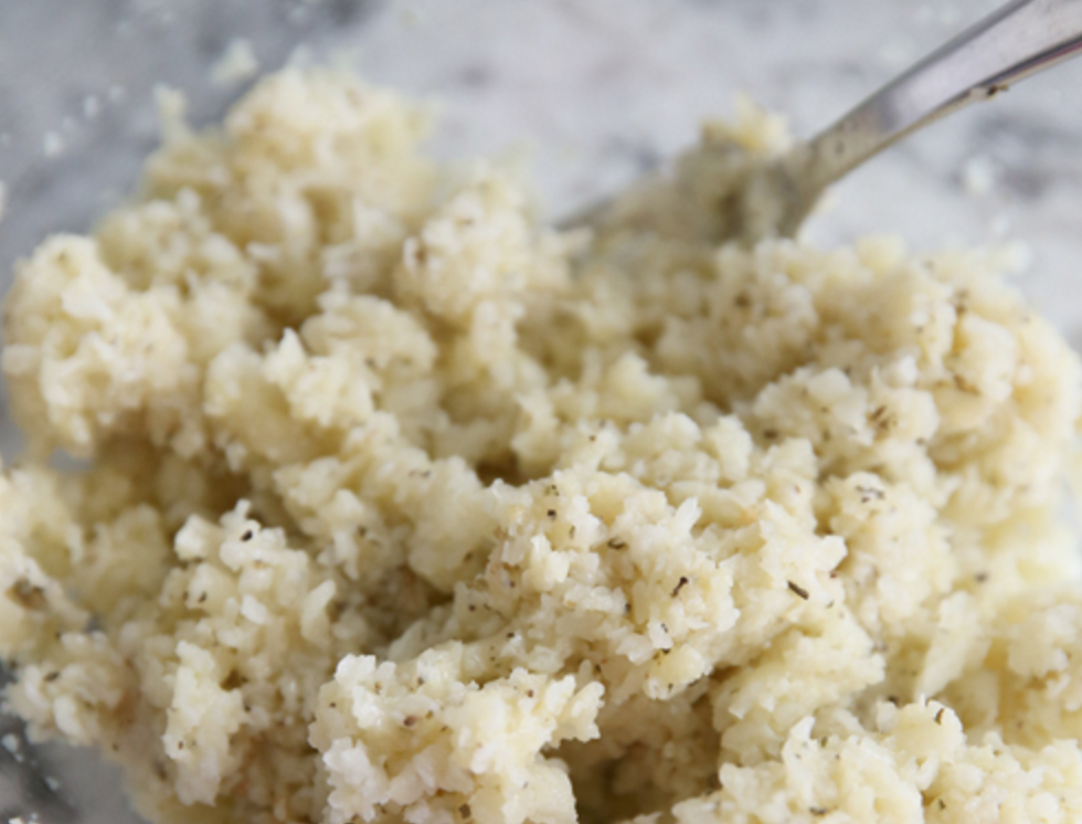 【菜花儿披萨饼底（含芝士超详细版）的做法步骤图】candicedemo-制作