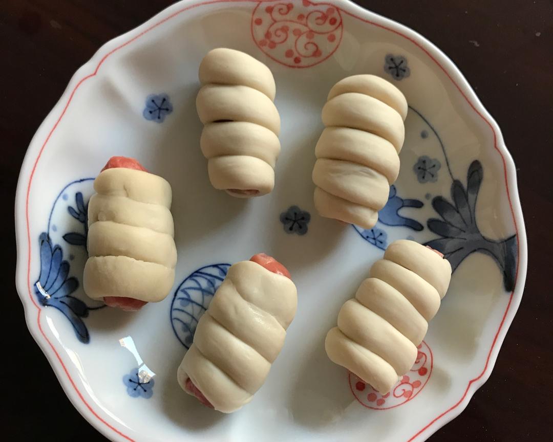 小香肠卷卷面包包子