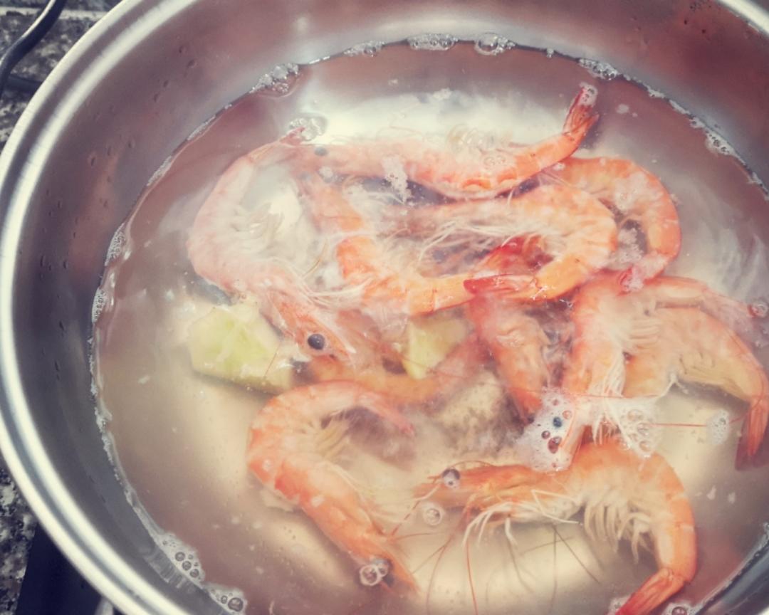 虾仁滑蛋(附摆盘)的做法 步骤2
