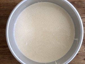 简单松软戚风蛋糕方子的做法 步骤7