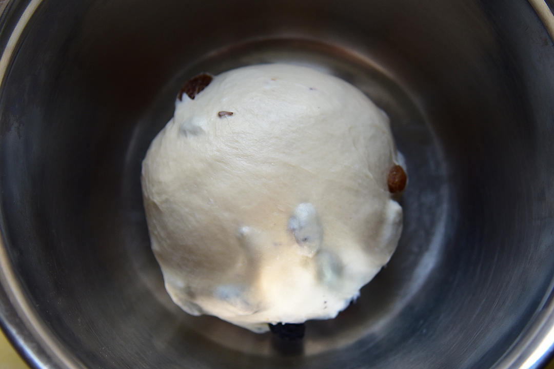 【小甜甜葡萄干砂糖餐包的做法步骤图】supersuper超超超-制作