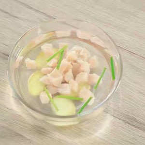 胡萝卜鸡块(11个月)的做法 步骤2