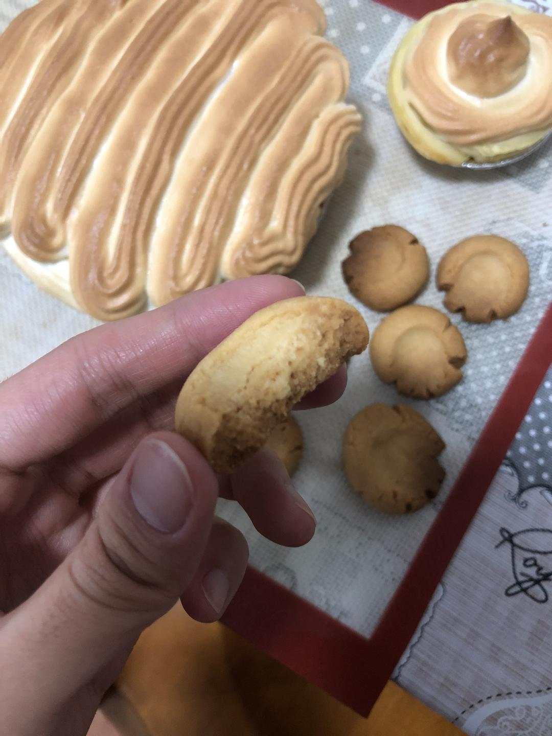 【附赠蛋白糖的萨芭雍苹果派的做法步骤图】吃饭不容易-制作