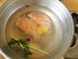 凉拌鸡丝的做法 步骤2